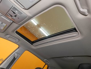 Toyota RAV4  2017 à St-Jérôme, Québec - 4 - w320h240px