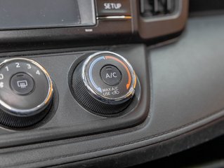 Toyota RAV4  2017 à St-Jérôme, Québec - 16 - w320h240px