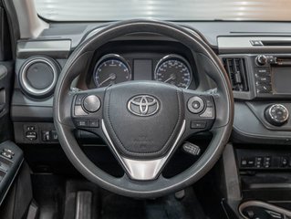 Toyota RAV4  2017 à St-Jérôme, Québec - 11 - w320h240px