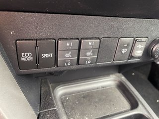 2018 Toyota RAV4 in St-Jérôme, Quebec - 12 - w320h240px