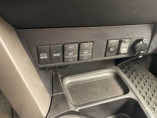 Toyota RAV4  2018 à St-Jérôme, Québec - 12 - w320h240px