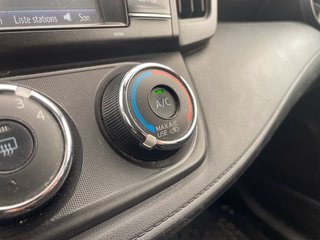 Toyota RAV4  2018 à St-Jérôme, Québec - 14 - w320h240px