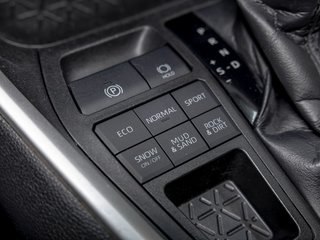 Toyota RAV4  2021 à St-Jérôme, Québec - 22 - w320h240px