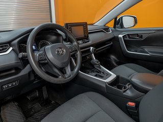 Toyota RAV4  2022 à St-Jérôme, Québec - 2 - w320h240px