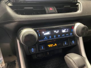 Toyota RAV4  2022 à St-Jérôme, Québec - 12 - w320h240px