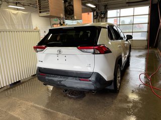 Toyota RAV4  2022 à St-Jérôme, Québec - 8 - w320h240px