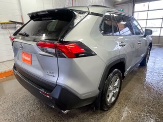 Toyota RAV4  2023 à St-Jérôme, Québec - 9 - w320h240px