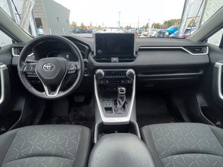 Toyota RAV4  2023 à St-Jérôme, Québec - 12 - w320h240px