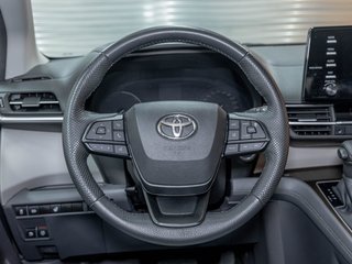 2022 Toyota Sienna in St-Jérôme, Quebec - 12 - w320h240px