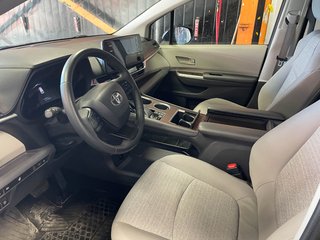 Toyota Sienna  2022 à St-Jérôme, Québec - 3 - w320h240px
