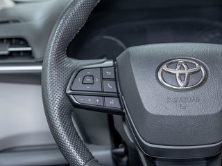2022 Toyota Sienna in St-Jérôme, Quebec - 14 - w320h240px