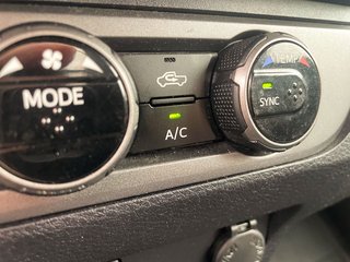 2017 Toyota Tacoma in St-Jérôme, Quebec - 11 - w320h240px