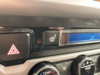 2017 Toyota Tacoma in St-Jérôme, Quebec - 13 - w320h240px