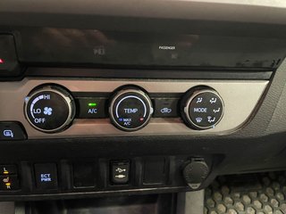 Toyota Tacoma  2017 à St-Jérôme, Québec - 13 - w320h240px
