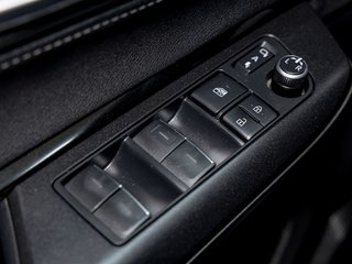 2022 Toyota Venza in St-Jérôme, Quebec - 26 - w320h240px