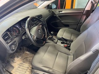 2019 Volkswagen Golf SportWagen in St-Jérôme, Quebec - 3 - w320h240px