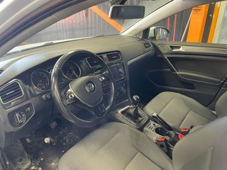 Volkswagen Golf  2018 à St-Jérôme, Québec - 3 - w320h240px