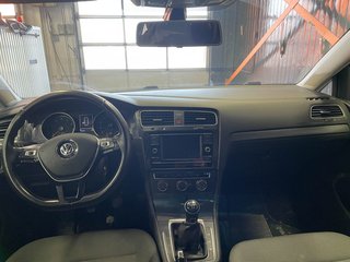 Volkswagen Golf  2018 à St-Jérôme, Québec - 10 - w320h240px