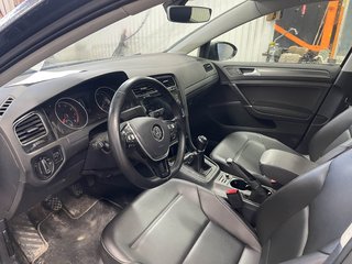 Volkswagen Golf  2019 à St-Jérôme, Québec - 4 - w320h240px