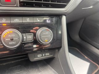 Volkswagen Jetta GLI  2023 à St-Jérôme, Québec - 17 - w320h240px