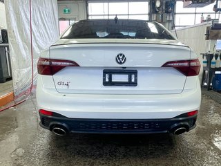 Volkswagen Jetta GLI  2024 à St-Jérôme, Québec - 8 - w320h240px