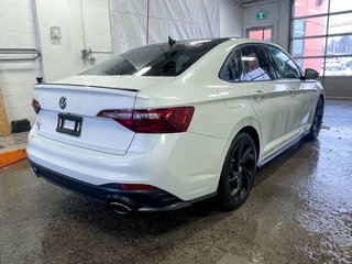 Volkswagen Jetta GLI  2024 à St-Jérôme, Québec - 9 - w320h240px