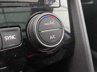 Volkswagen Taos  2024 à St-Jérôme, Québec - 16 - w320h240px