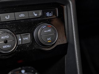 Volkswagen Taos  2024 à St-Jérôme, Québec - 22 - w320h240px