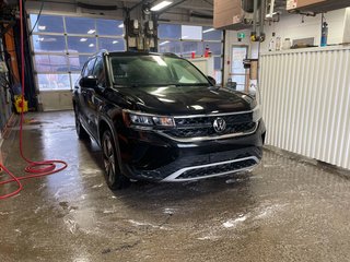 Volkswagen Taos  2024 à St-Jérôme, Québec - 9 - w320h240px
