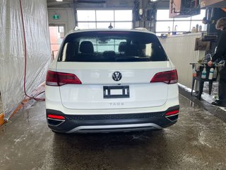 Volkswagen Taos  2024 à St-Jérôme, Québec - 8 - w320h240px