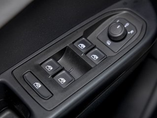 Volkswagen Taos  2024 à St-Jérôme, Québec - 24 - w320h240px