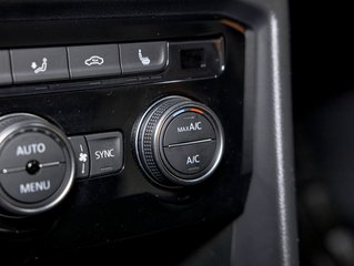 Volkswagen Taos  2024 à St-Jérôme, Québec - 21 - w320h240px