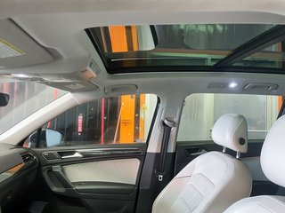 Volkswagen Tiguan  2018 à St-Jérôme, Québec - 3 - w320h240px