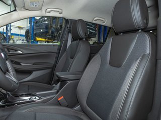 Buick Encore GX  2026 à St-Jérôme, Québec - 10 - w320h240px