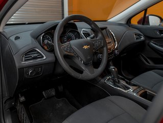 2017 Chevrolet Cruze in St-Jérôme, Quebec - 2 - w320h240px