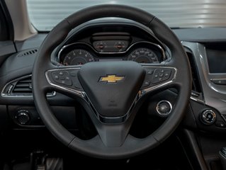 2017 Chevrolet Cruze in St-Jérôme, Quebec - 12 - w320h240px