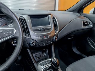 Chevrolet Cruze  2018 à St-Jérôme, Québec - 18 - w320h240px