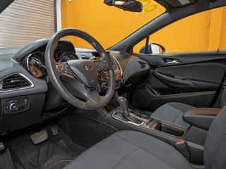 2019 Chevrolet Cruze in St-Jérôme, Quebec - 2 - w320h240px