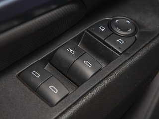 Chevrolet Equinox EV  2025 à St-Jérôme, Québec - 25 - w320h240px