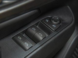 Chevrolet Equinox EV  2025 à St-Jérôme, Québec - 25 - w320h240px