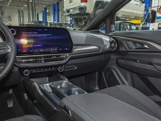 2025 Chevrolet Equinox EV in St-Jérôme, Quebec - 19 - w320h240px