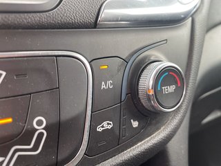 Chevrolet Equinox  2020 à St-Jérôme, Québec - 16 - w320h240px