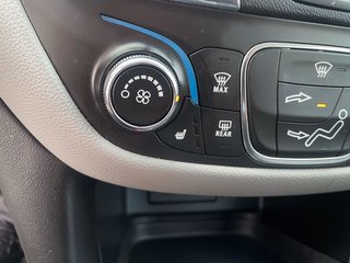 Chevrolet Equinox  2020 à St-Jérôme, Québec - 12 - w320h240px
