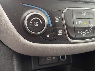 Chevrolet Equinox  2020 à St-Jérôme, Québec - 12 - w320h240px