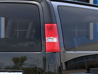 2025 Chevrolet Express Passenger 3500 in St-Jérôme, Quebec - 11 - w320h240px