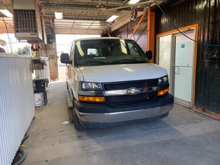 2023 Chevrolet Express Passenger in St-Jérôme, Quebec - 9 - w320h240px