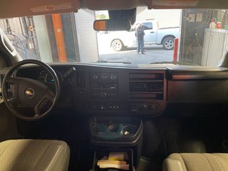 2023 Chevrolet Express Passenger in St-Jérôme, Quebec - 10 - w320h240px