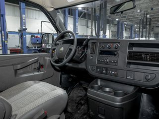 Chevrolet Express Passenger  2025 à St-Jérôme, Québec - 20 - w320h240px