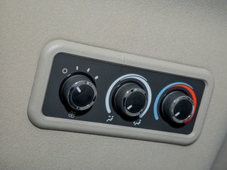 Chevrolet Express Passenger  2025 à St-Jérôme, Québec - 23 - w320h240px