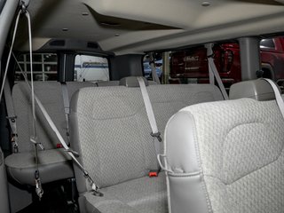 Chevrolet Express Passenger  2025 à St-Jérôme, Québec - 25 - w320h240px